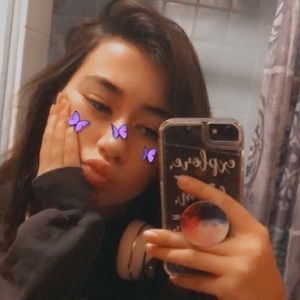 Meet your Posher, Leyna